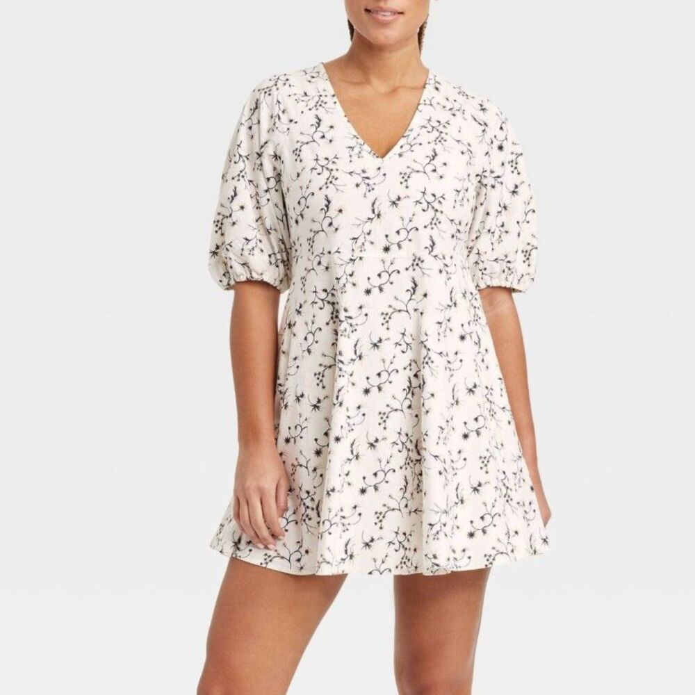 Universal Thread Cotton Bell Sleeve Mini A-Line Dress White Floral Medium NWT